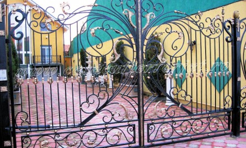 Comanda-ti poarta din fier forjat de la Casa cu Fier Forjat Craiova
