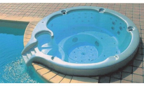 2 modele de piscine de la As Piscine pentru relaxare totala