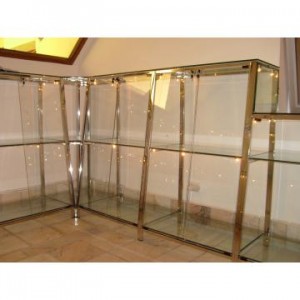 Klub Metalia iti pune la dispozitie vitrine din inox!